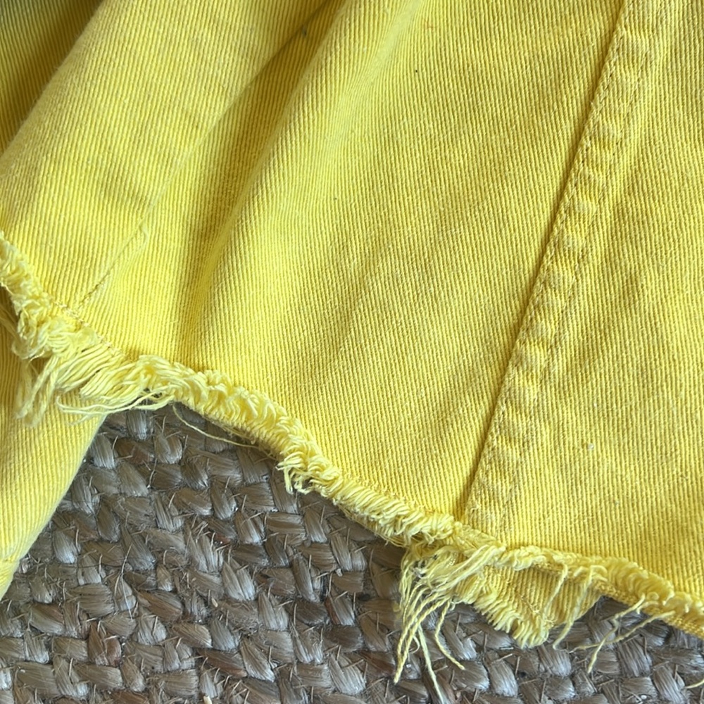 GXG Yellow cropped Jean Jacket Raw Hem Size Small - Picture 5 of 5